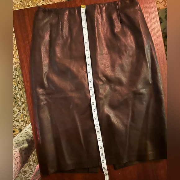 danier brown leather skirt - Picture 6 of 6